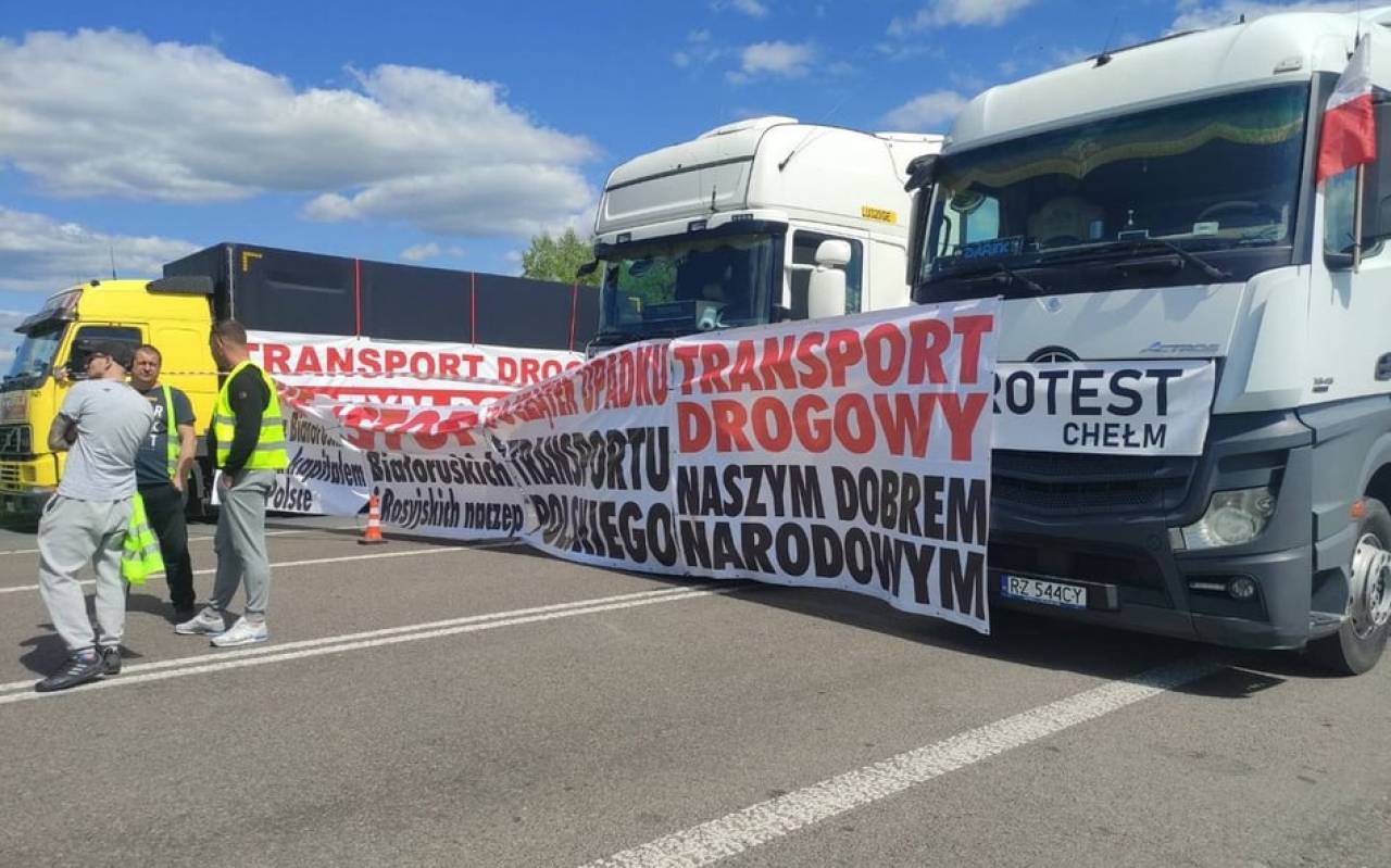 С 9 мая польские перевозчики будут блокировать подъезд к единственному грузовому пункту пропуска на границе с Беларусью