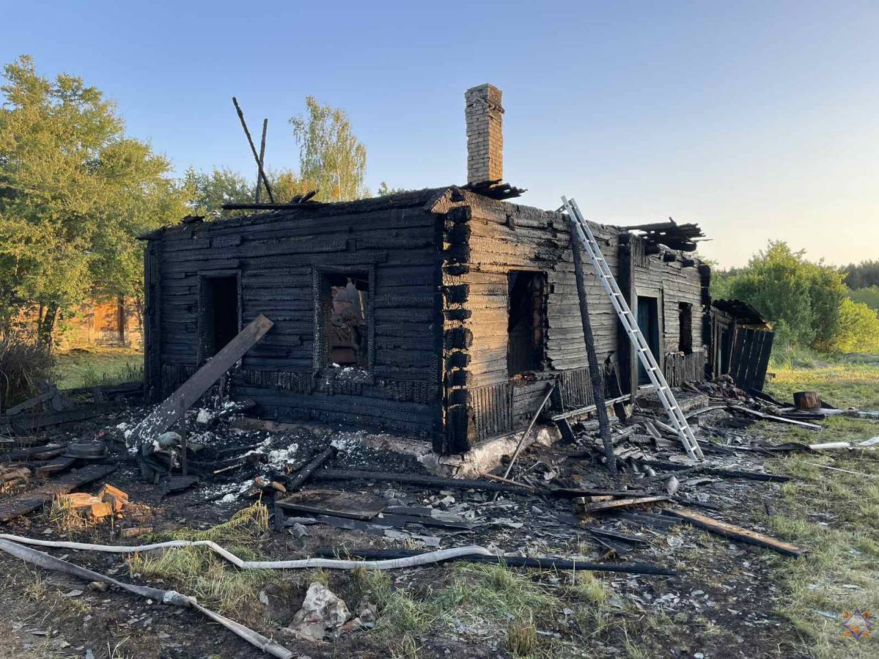 Дом был полностью охвачен пламенем: под Щучином в пожаре сгорел мужчина