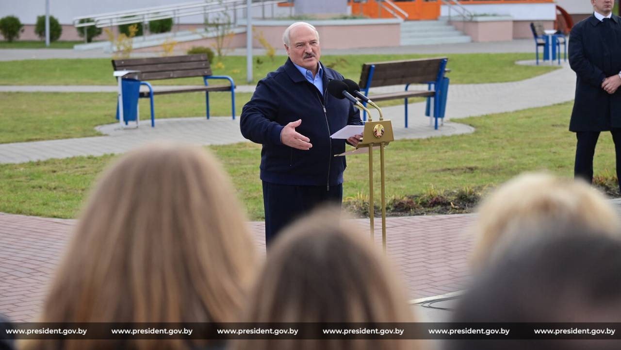 Лукашенко обещал посоветоваться с народом перед тем, как строить вторую АЭС