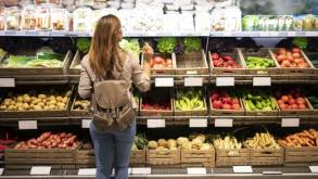 Чем опасны ранние овощи и фрукты из белорусских магазинов?