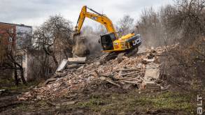 В Новогрудке частная фирма в 10 раз завысила стоимость услуг по сносу — строительный мусор выгружали прямо в черте города