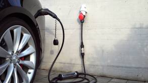 От 1,6 рубля на 100 км: белорусский блогер рассказал, какими тарифами выгодно пользоваться для домашней зарядки электромобиля