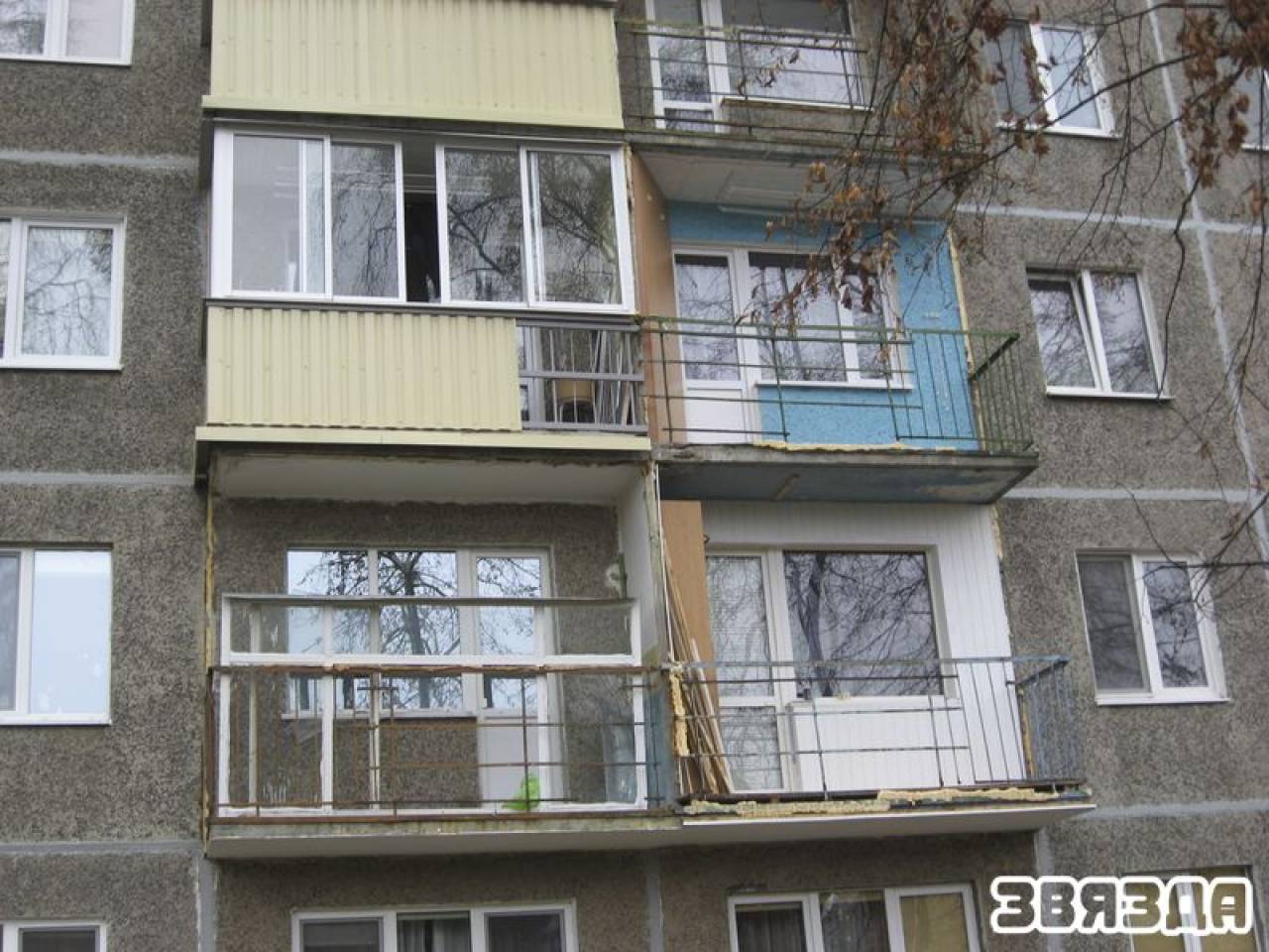 В Гродно жители квартир отказались снимать обшивку с балконов во время капитального ремонта. На них подали в суд