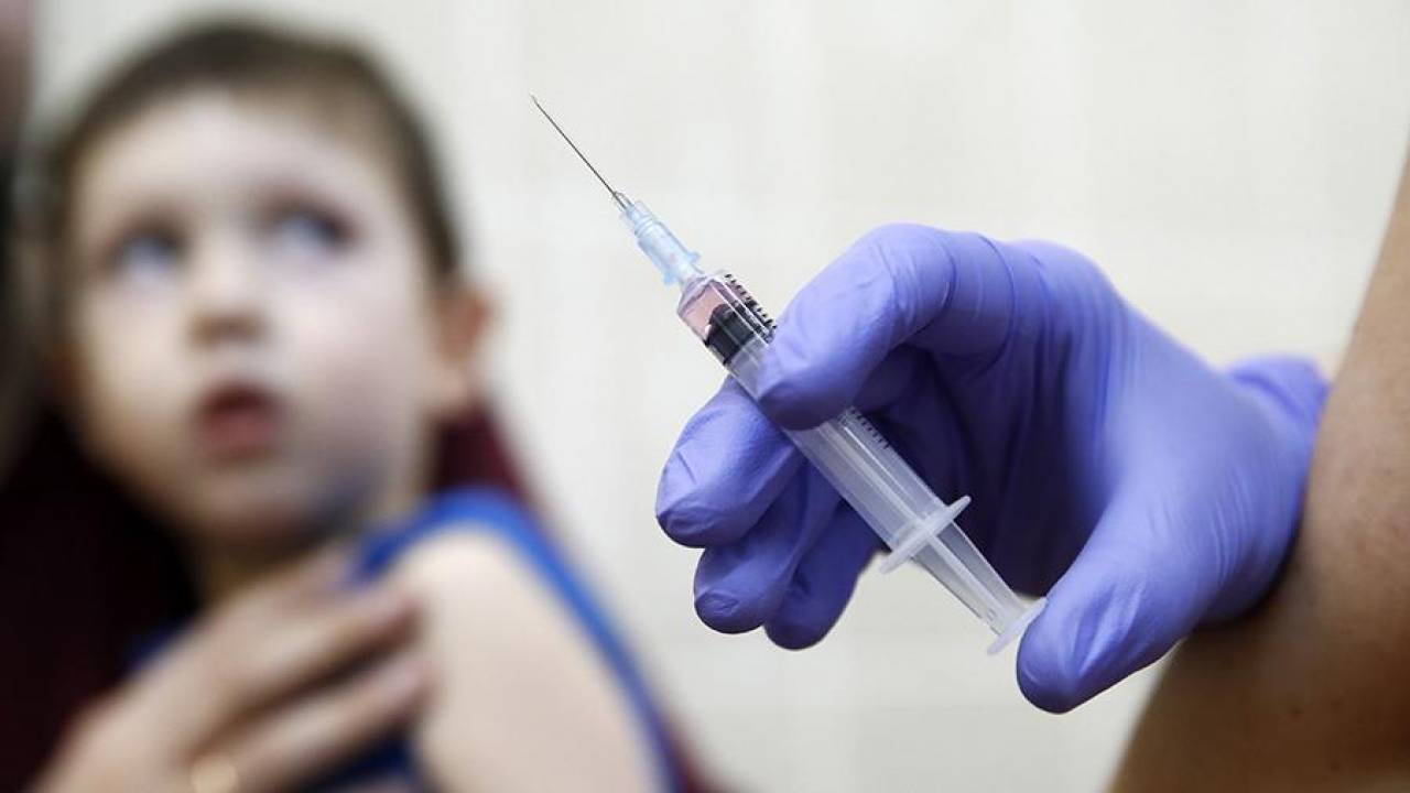 Вакцинация детей от CОVID-19 внесена в список профилактических прививок