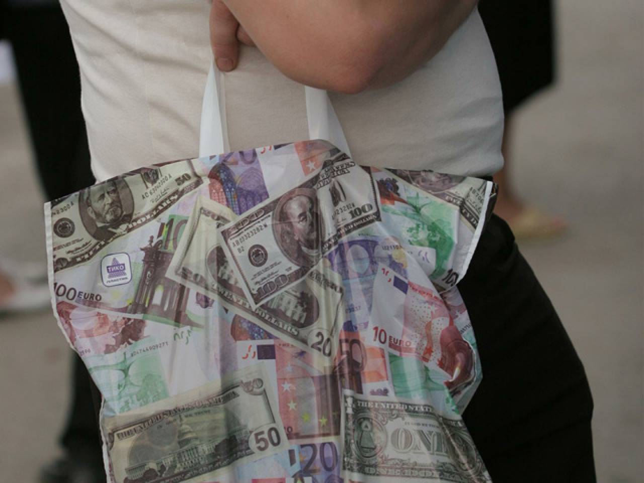 В Гродно безработный напал на пенсионерку и украл пакет с продуктами