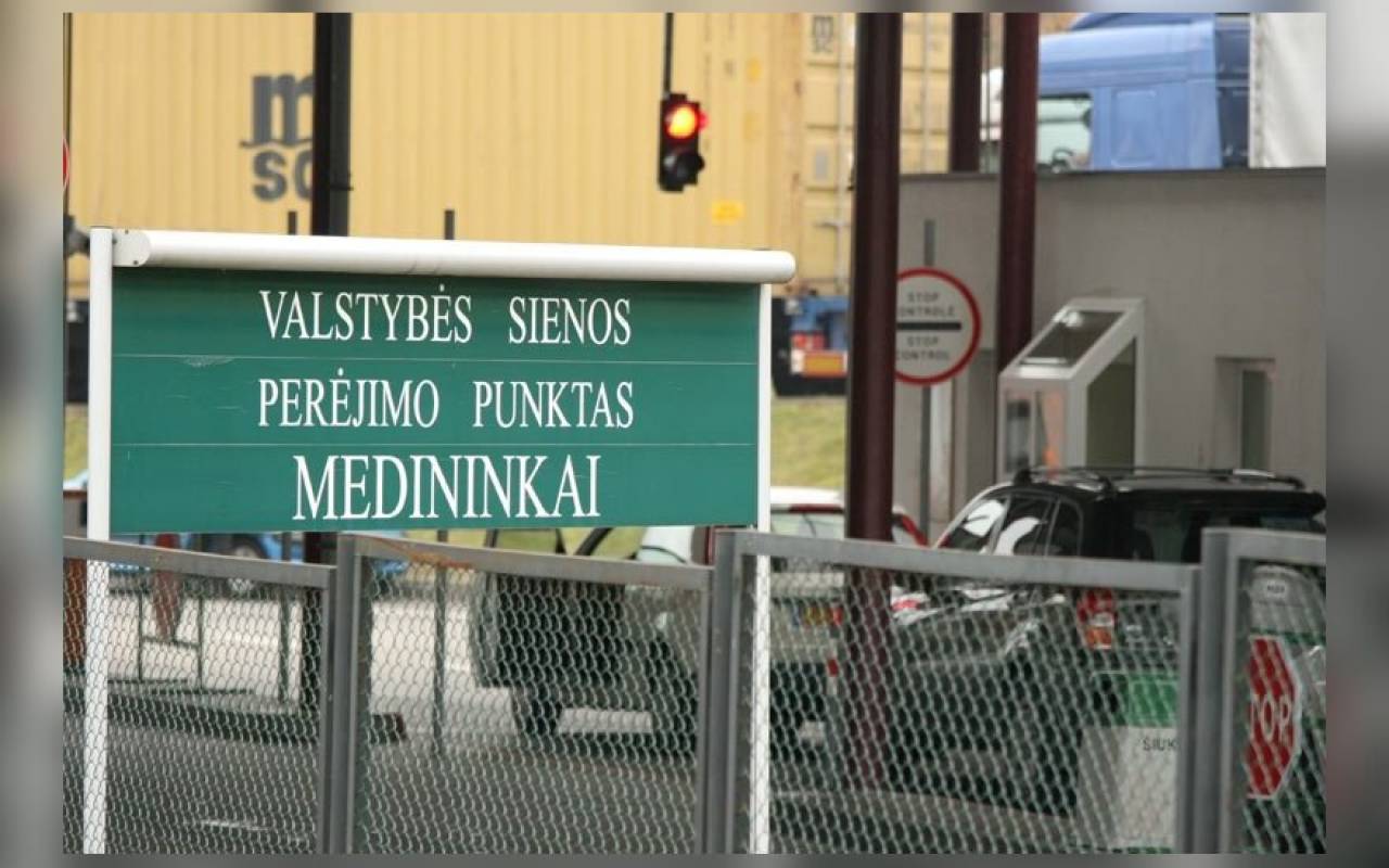 В Литве на границе задержали фуру с нелегальными мигрантами: Водителя и иностранцев вернули в Беларусь