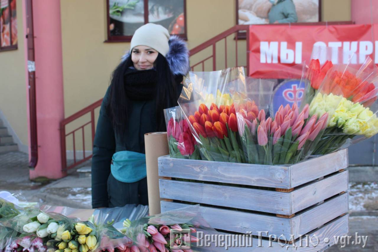 Тюльпаны от 1,5 рубля, а розы — от 4 рублей: Сколько в Гродно на День всех влюбленных стоят цветы