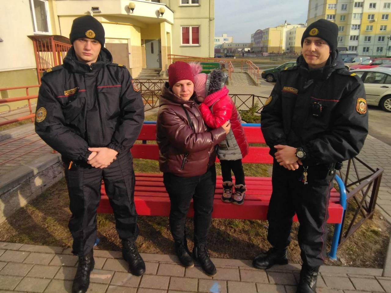 В Гродно ребенок вышел из дома навстречу маме и потерялся: Родители сразу же позвонили в милицию