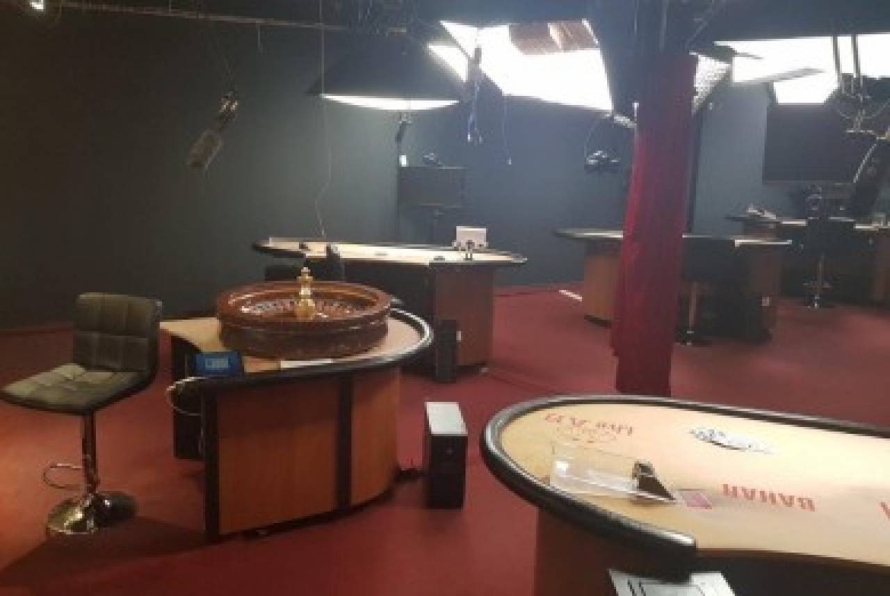 10 игровых столов, 70 работников: Госконтроль накрыл подпольное казино в Лиде