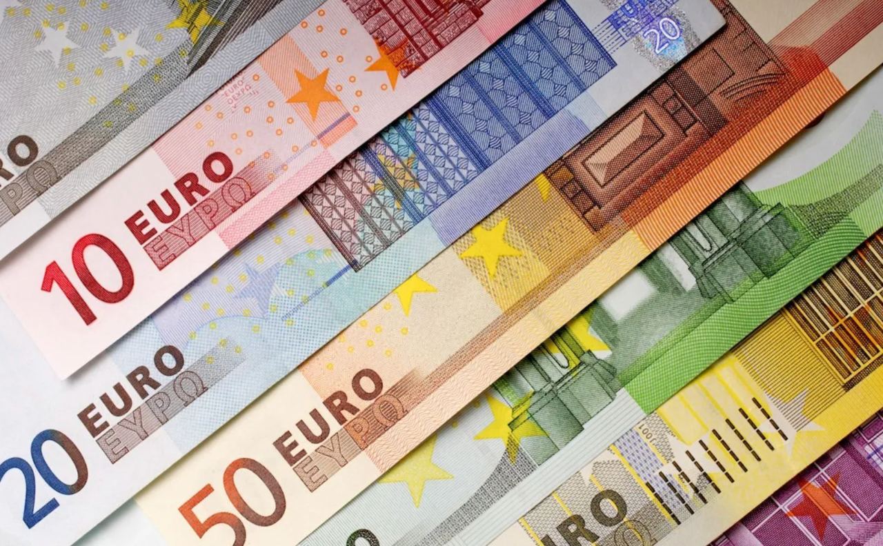 Теперь из Литвы в Беларусь физлица могут вывезти лишь €60 наличных для личных нужд. Это касается только евро