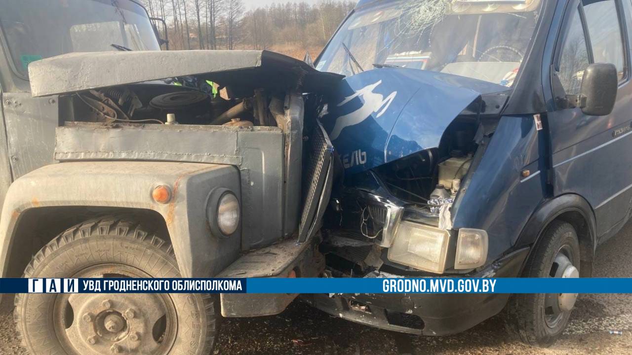 Водитель «Газели» свернул прямо под колеса грузовика: в аварии под Берестовицей пострадали два человека