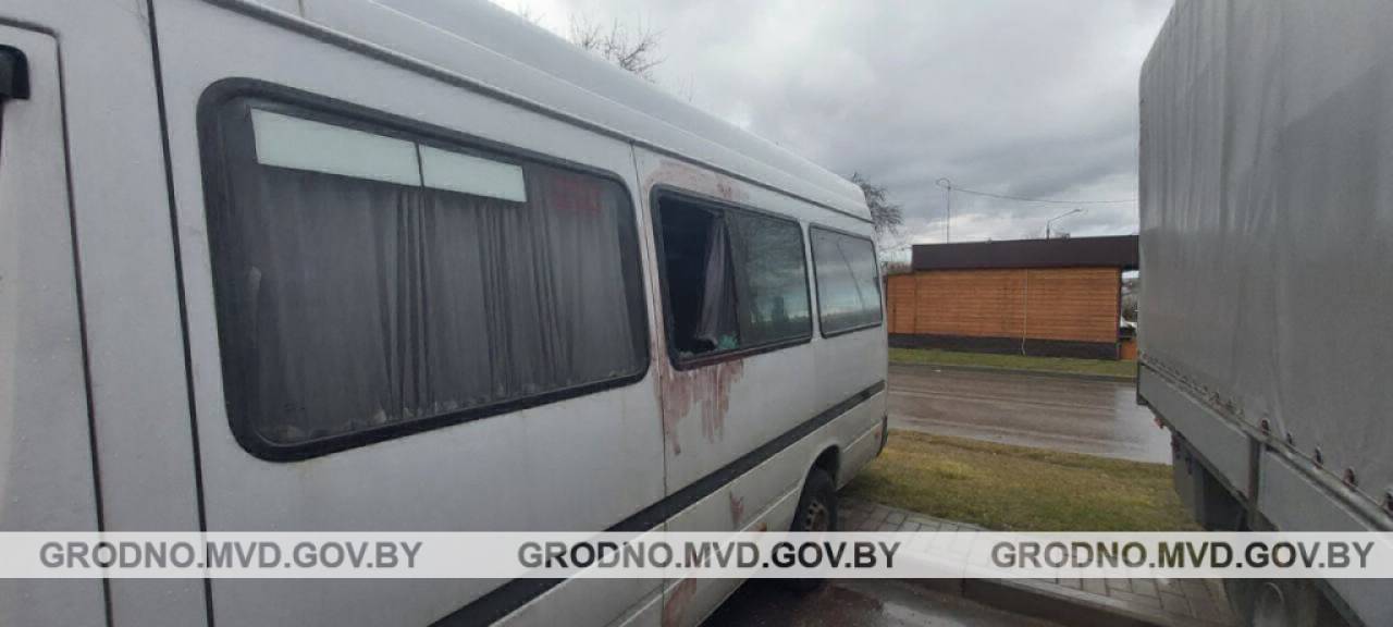 В Гродно школьник с подельником 2 недели «обчищали» микроавтобусы