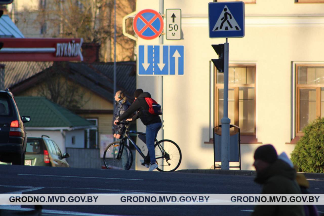 Велосипедисты смогут передвигаться по проезжей части, но только в зонах ограничения скорости
