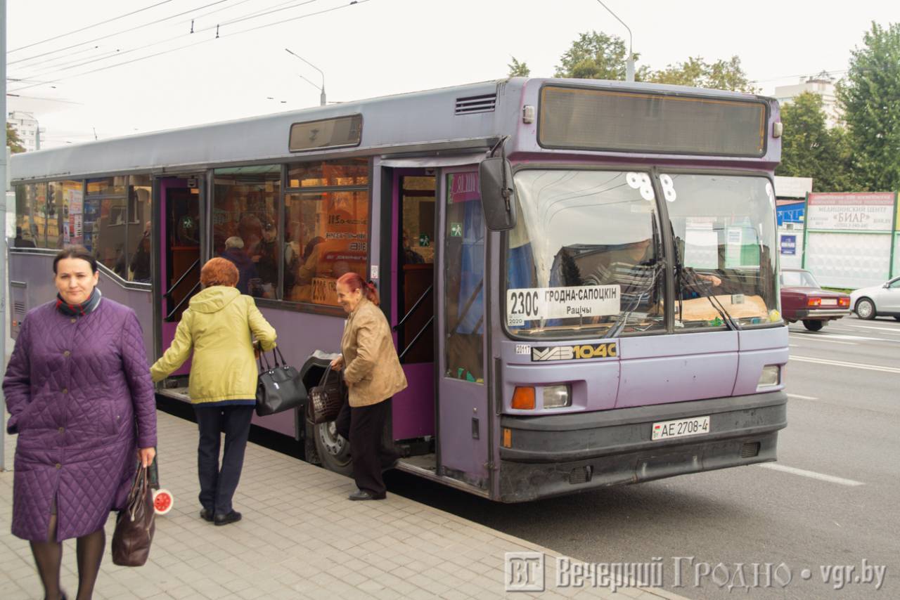 По какому расписанию поедут дачные автобусы и городской транспорт в Гродно в большие выходные