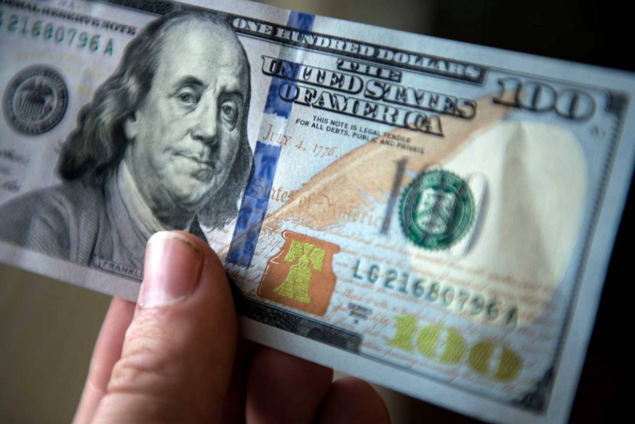 Доллар и евро выросли сразу на пять копеек — где сейчас самые выгодные курсы в гродненских обменниках