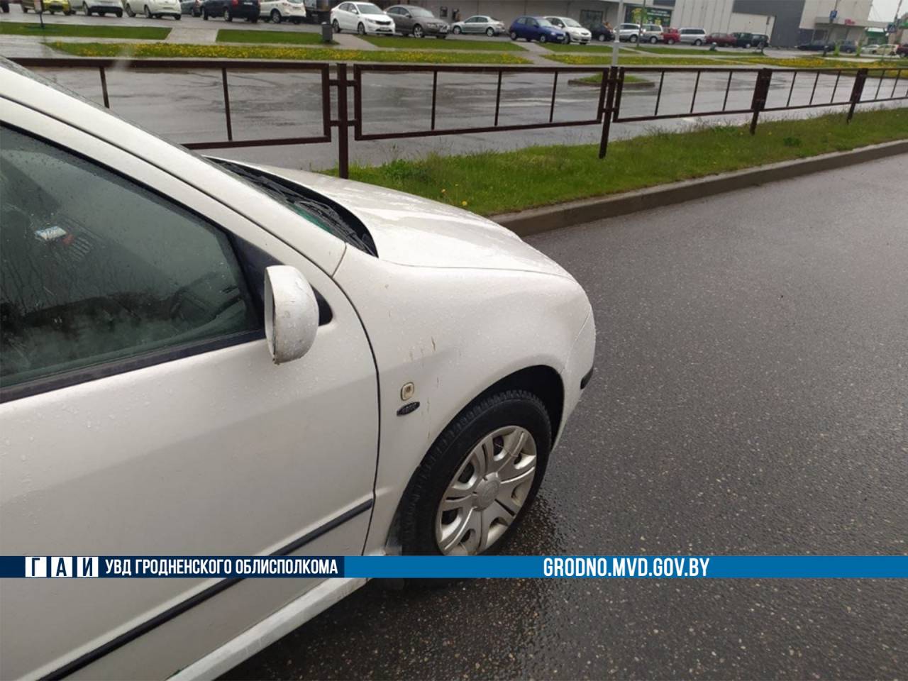 Наезд на пешехода в Сморгони попал на видео — женщина переходила дорогу на зеленый