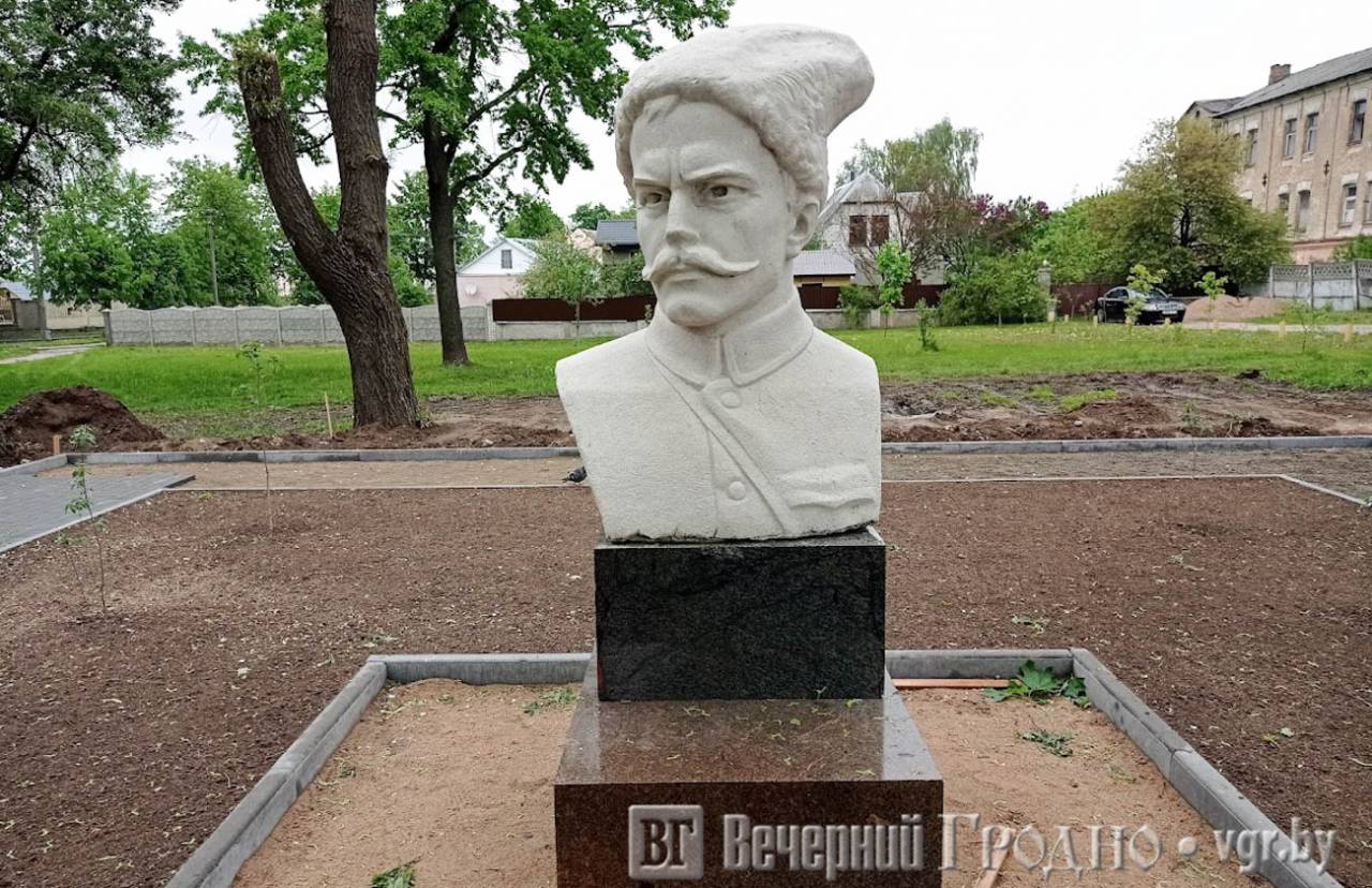 В Гродно вернули памятник Чапаеву. Он поменял свой адрес