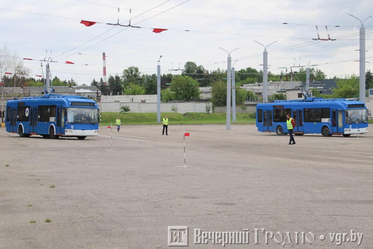 Вы не поверите! Они ездят задним ходом — в Гродно прошел конкурс среди водителей троллейбусов
