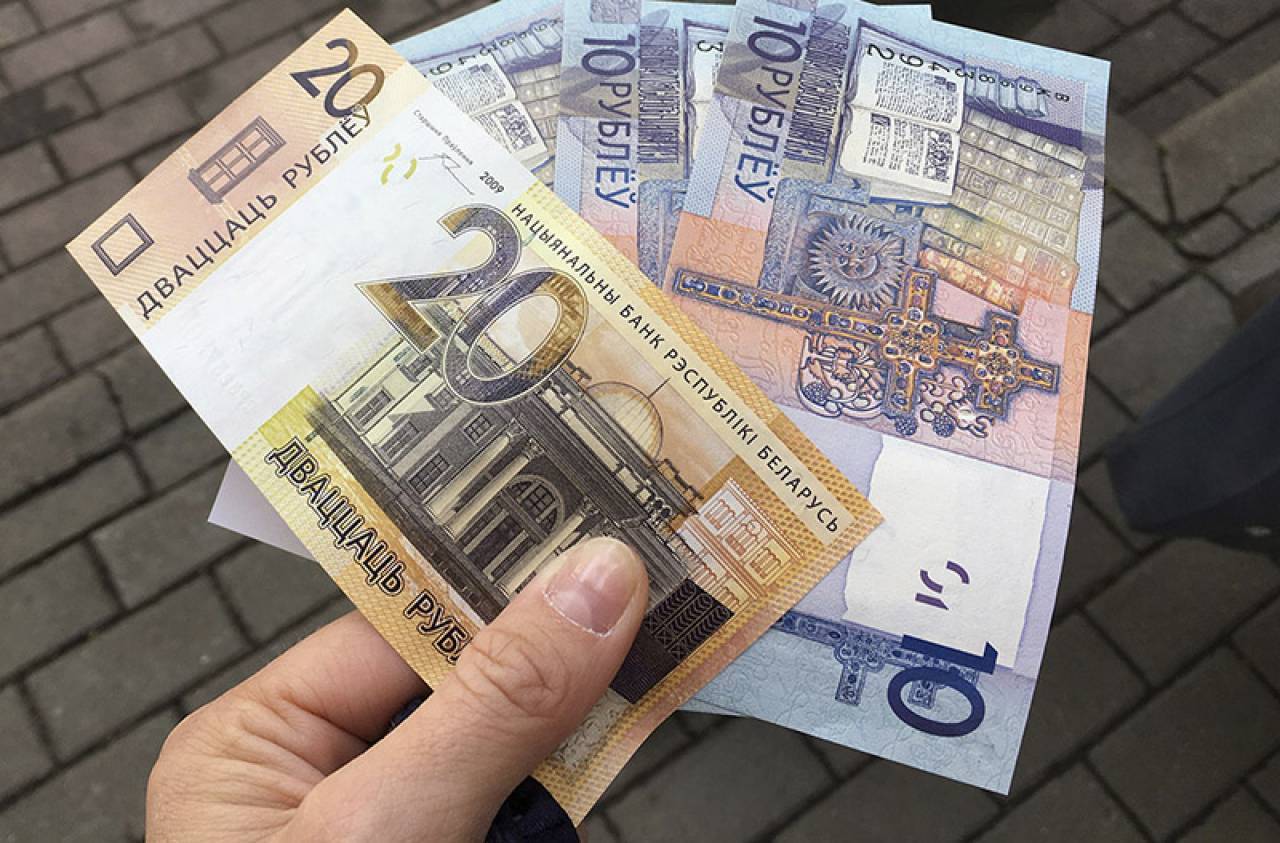 Новые лимиты по валюте, ставки по вкладам и возврат кредитов: белорусские банки вводят новшества