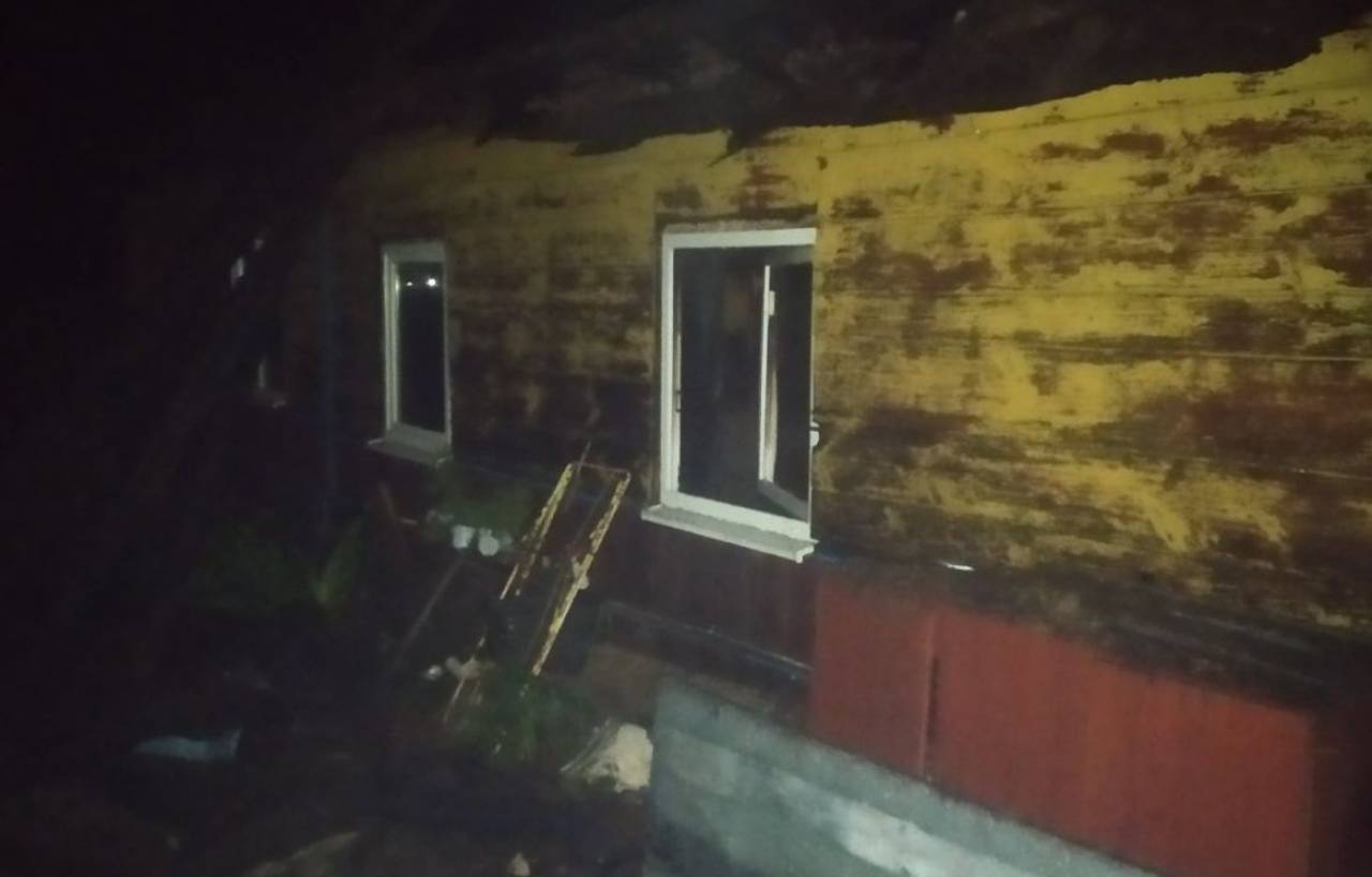 В больнице скончался мужчина, который пытался потушить горящий дом под Гродно