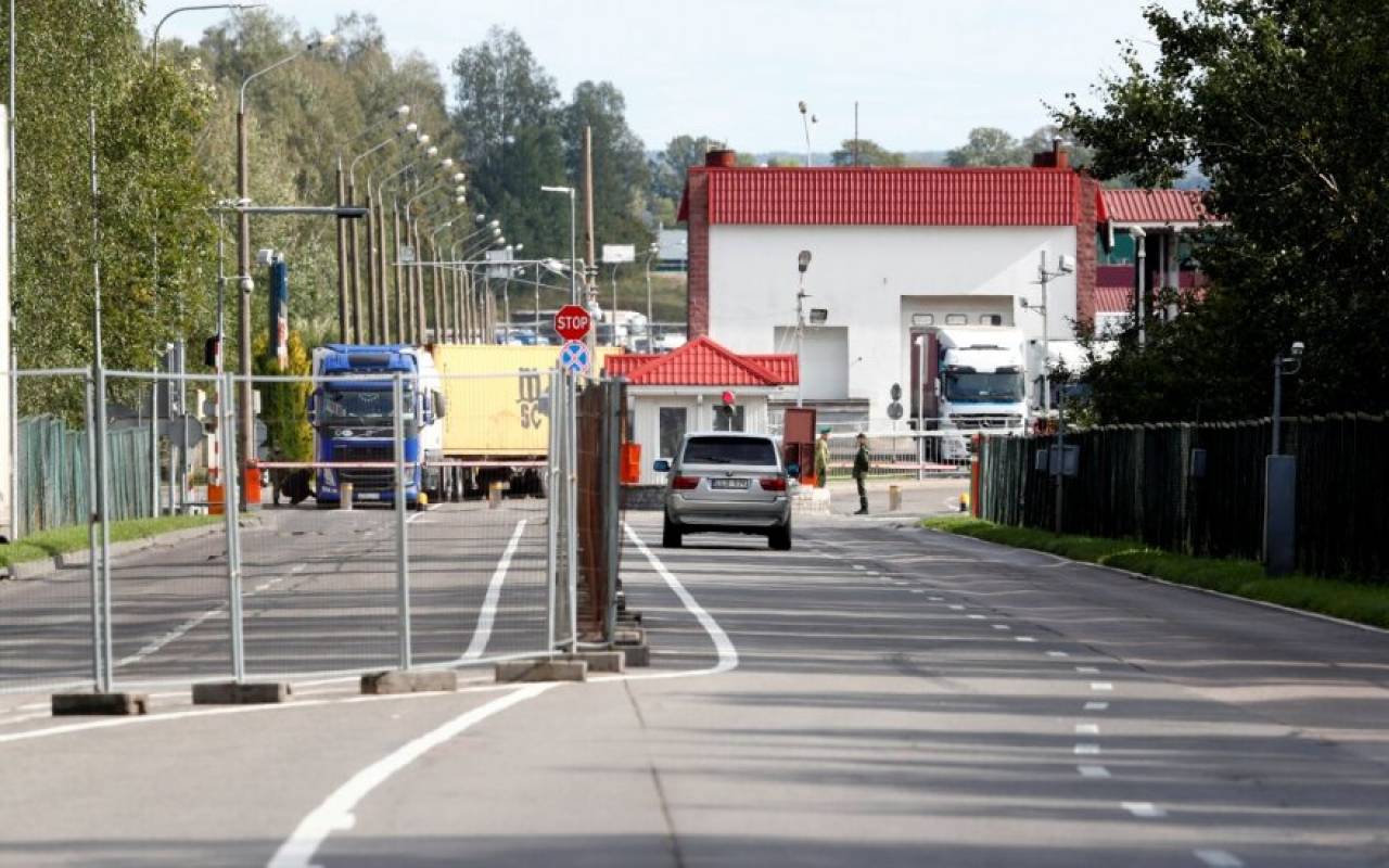 Литва начала проверять на рентгене въезжающие в страну легковушки из Беларуси