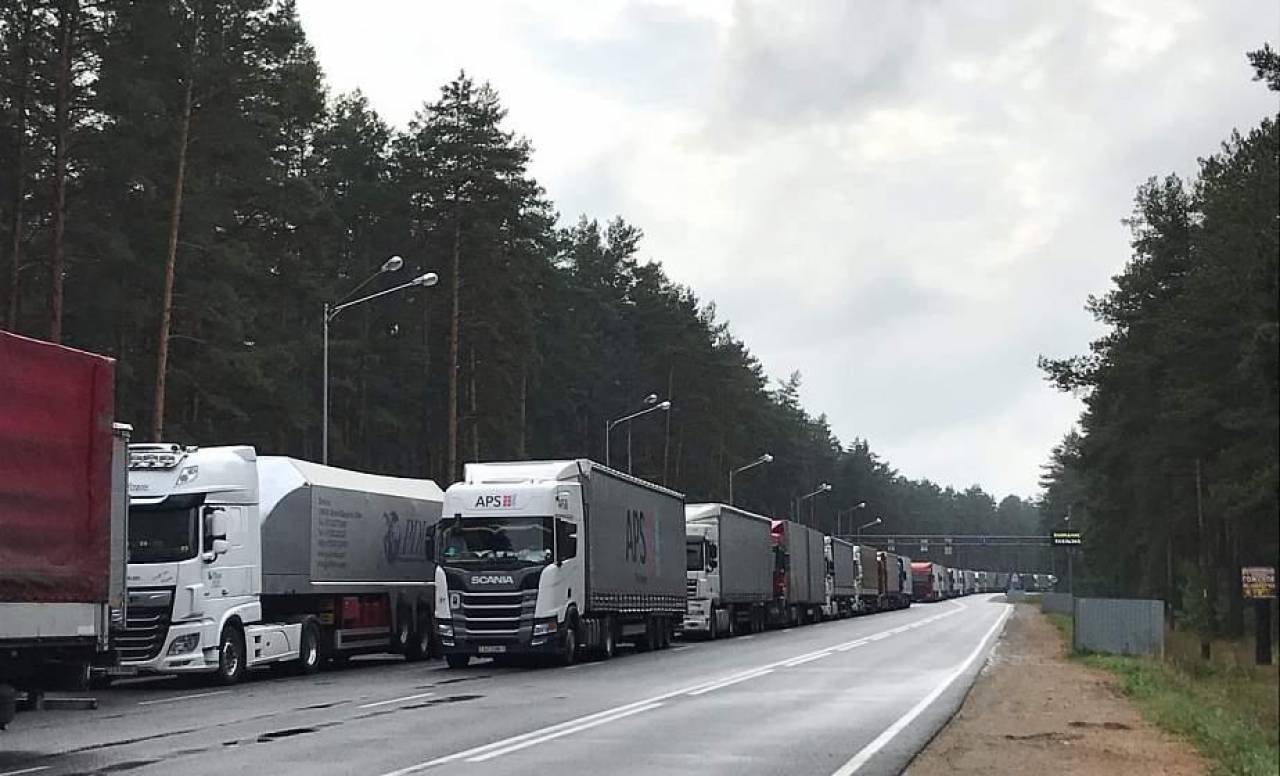 Более 100 обращений: транспортная компания нашла «ждуна» на литовскую границу под Гродно