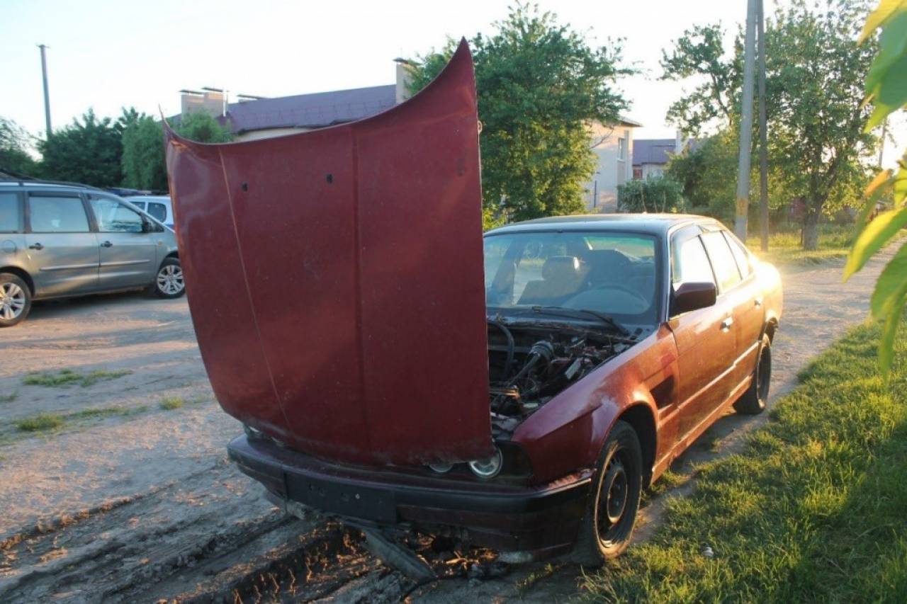 В Скиделе кто-то разобрал на запчасти припаркованный автомобиль. Вора нашли по отпечаткам пальцев