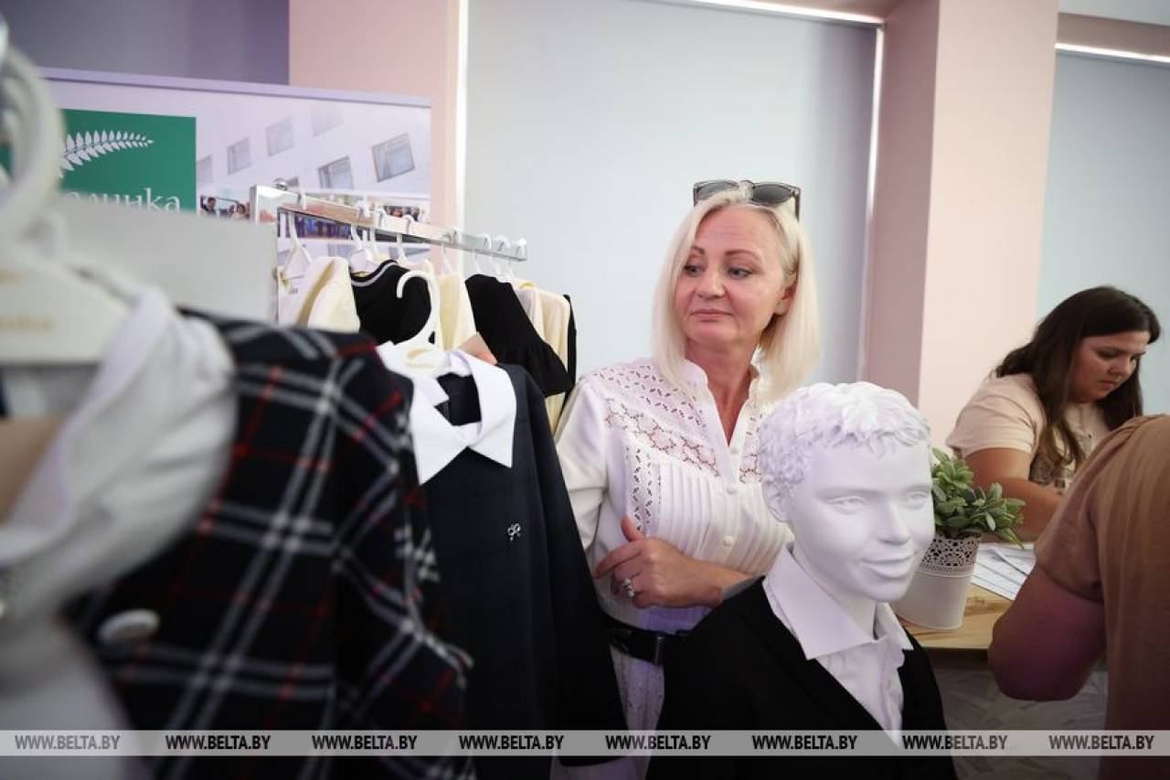 Ozon и Widberries начнут торговать школьной формой белорусских производителей