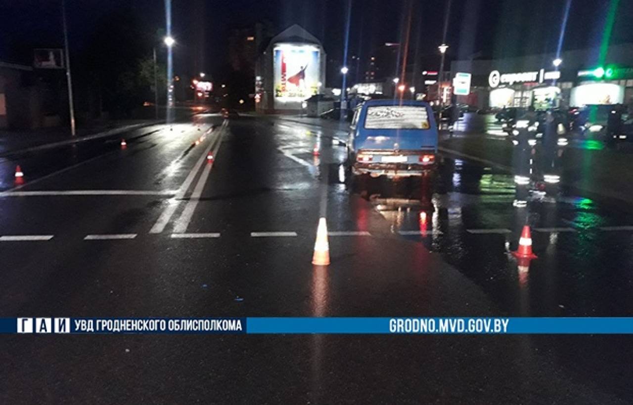 Микроавтобус сбил девушку на пешеходном переходе в Гродно