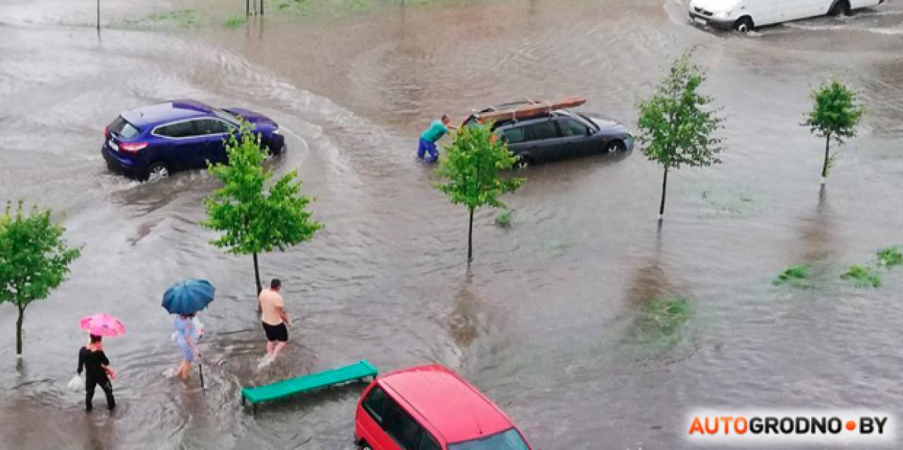 Фотофакт. В Гродно во время субботнего ливня затопило Ольшанку и Вишневец