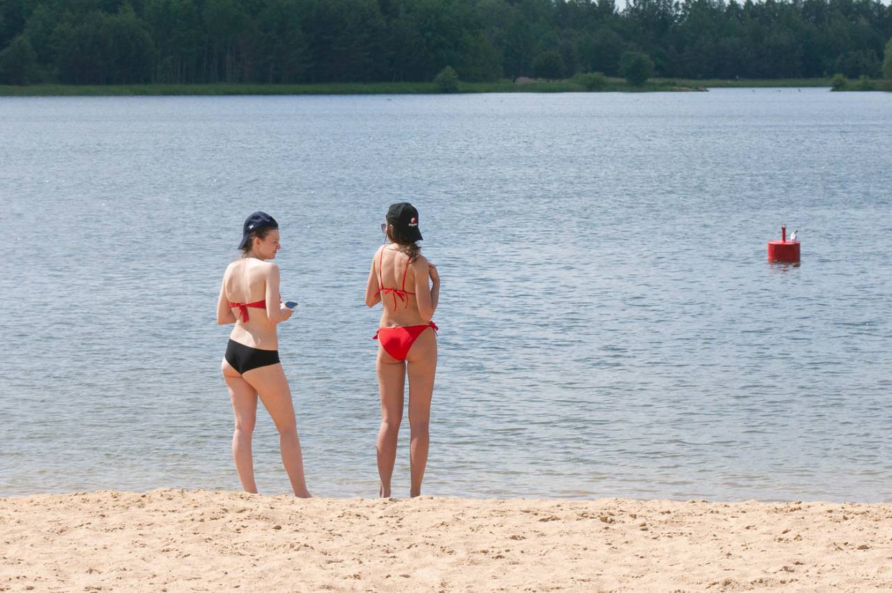 Ожоги 2-ой степени 40% тела: в Гродно в солнцепек девушки заснули на пляже