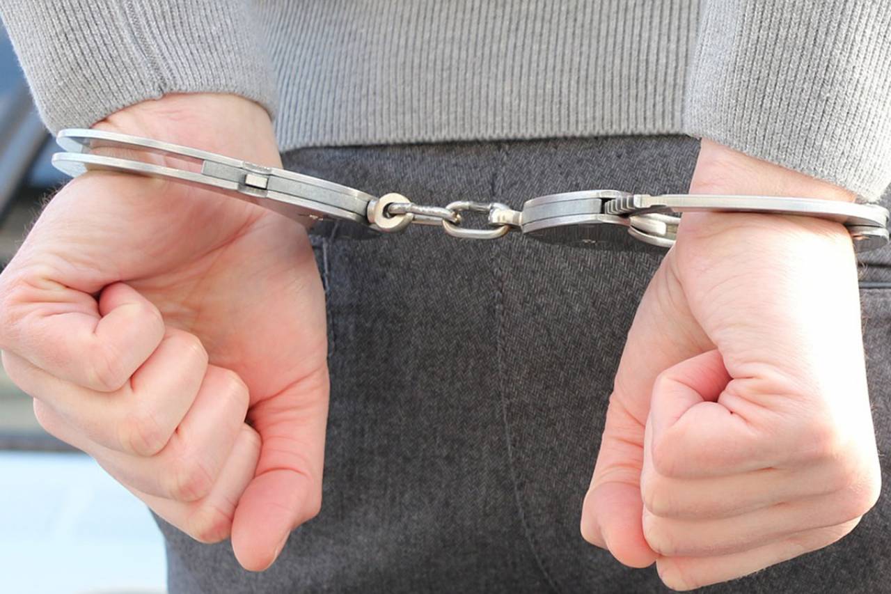 В Гродно задержали двух подростков, которые работали на телефонных мошенников