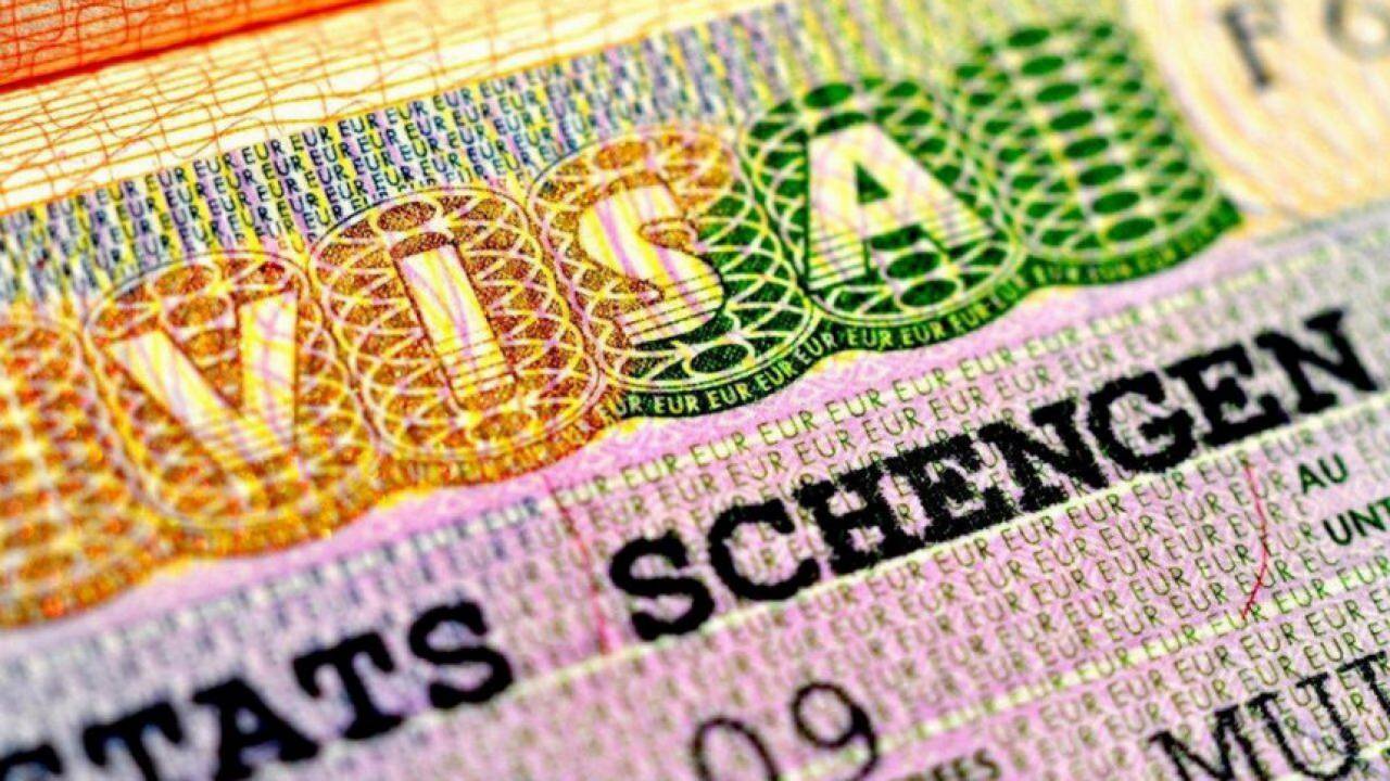 «Ждали своей очереди 3 месяца»: как сейчас открыть шенгенскую визу в Беларуси