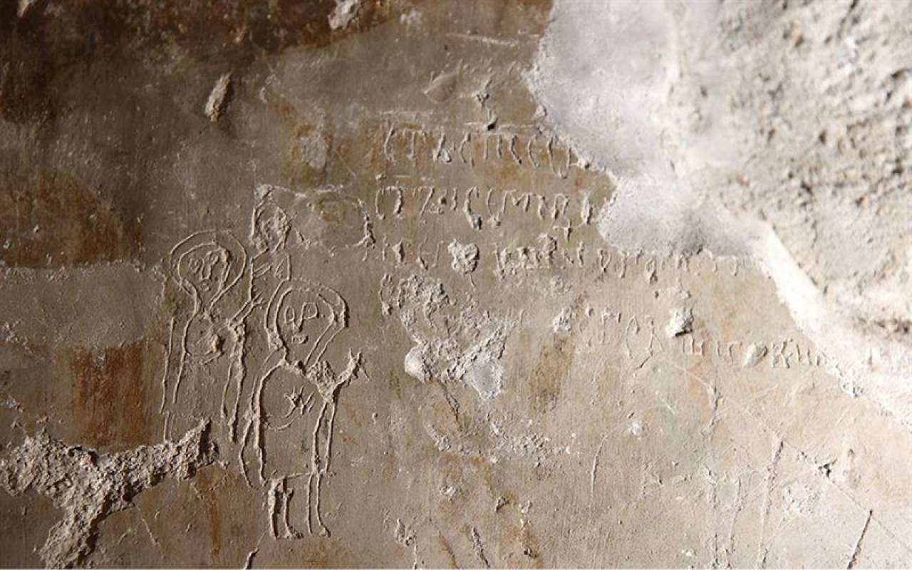 И 700 лет назад «здесь был Вася»: где самостоятельно найти древние граффити на стенах Коложи в Гродно
