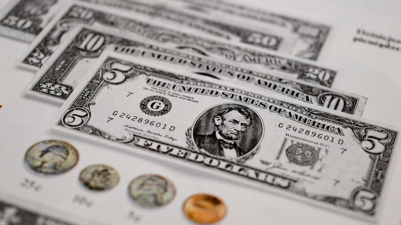 Прогноз по валютам: доллар быстро дорожает, но есть нюанс