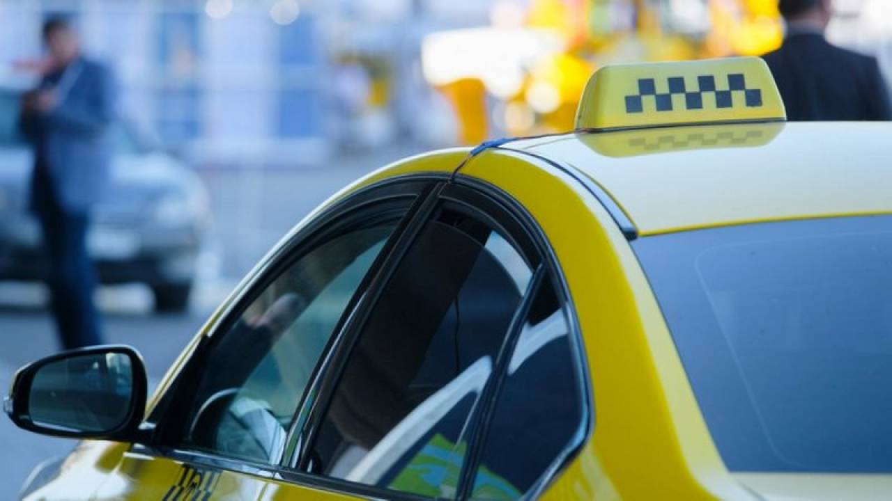 В Гродно 4 таксиста почти два года нелегально работали на местного ИП. В суде рассказали, как каждого из них вычислила налоговая