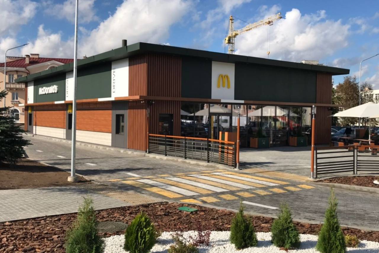 McDonald’s в Беларуси передумал отменять завтраки. В утренних бургерах просто заменят котлеты