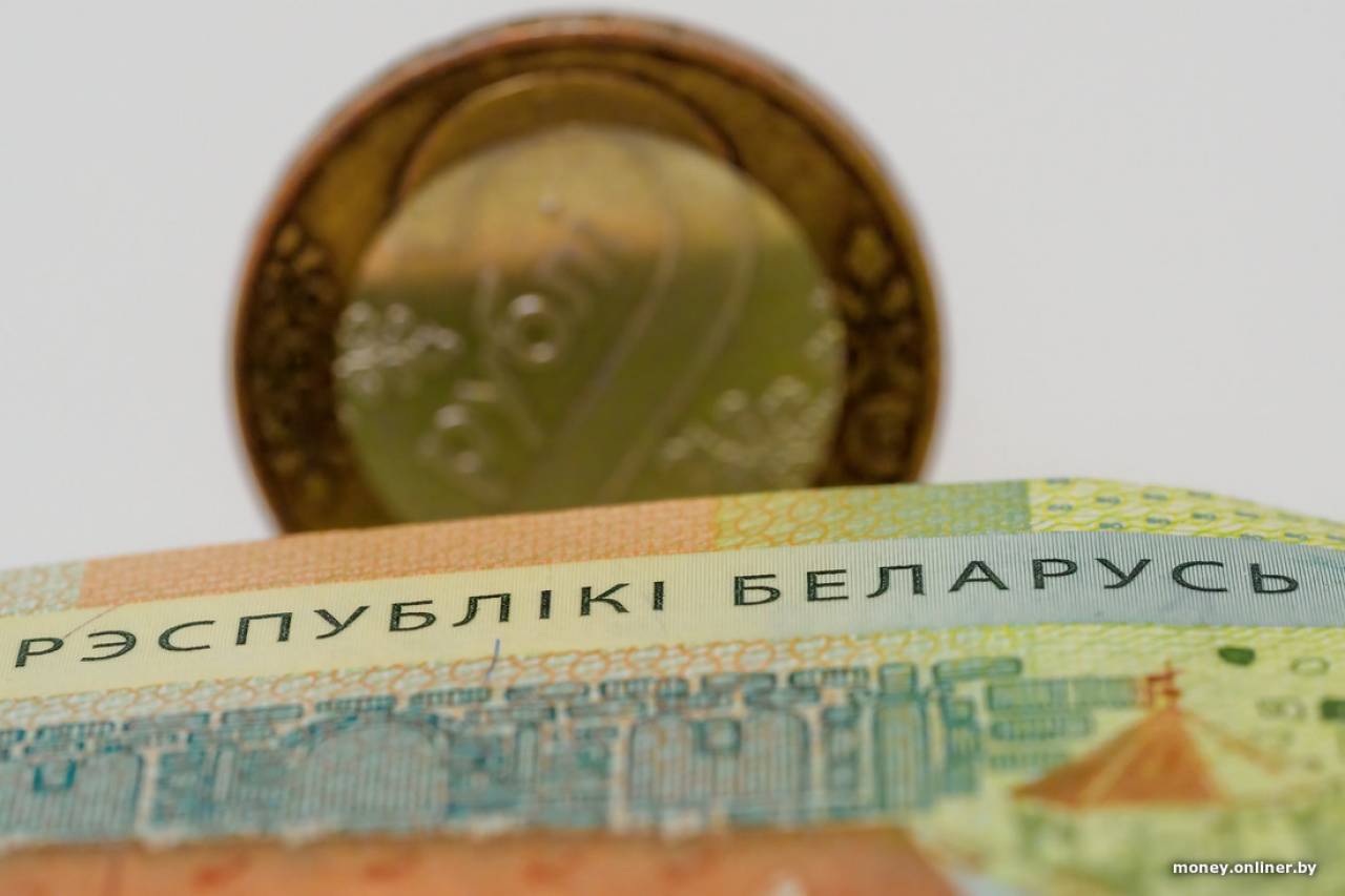 Обязательная уплата двух новых налогов, изменения у мобильных операторов, отмена скидок на проезд для пенсионеров, прибавка по зарплатам и пособиям – что ждет белорусов в ноябре