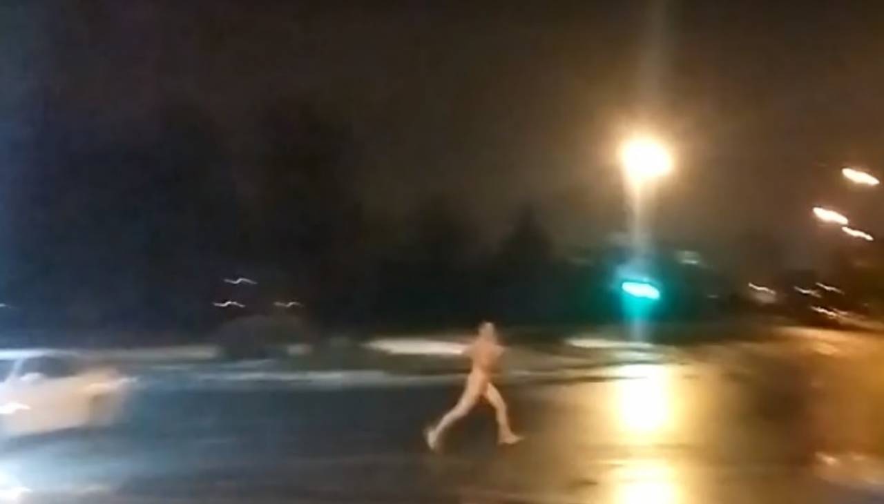 Гродненец голым вышел на улицу: это оценили не все