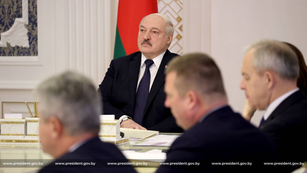 Лукашенко заявил, что не предлагал правительству «откручивать цены», но поддерживает эту инициативу