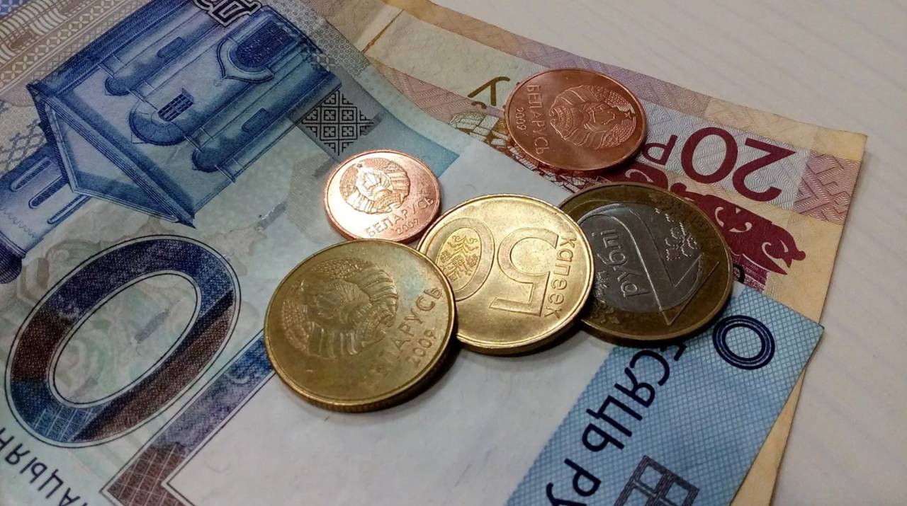 Минимальную зарплату в Беларуси хотят ощутимо повысить с 1 января
