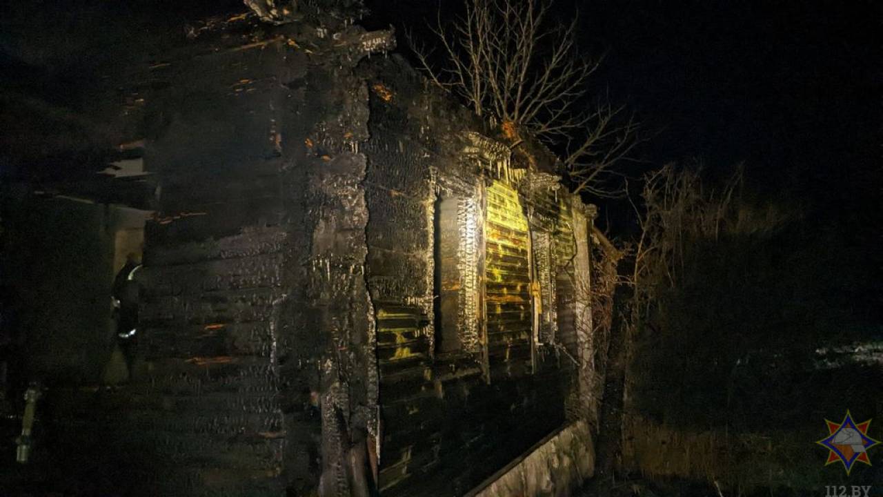 Из-за проводки и печей: в Гродненской области на выходных сгорело три дома