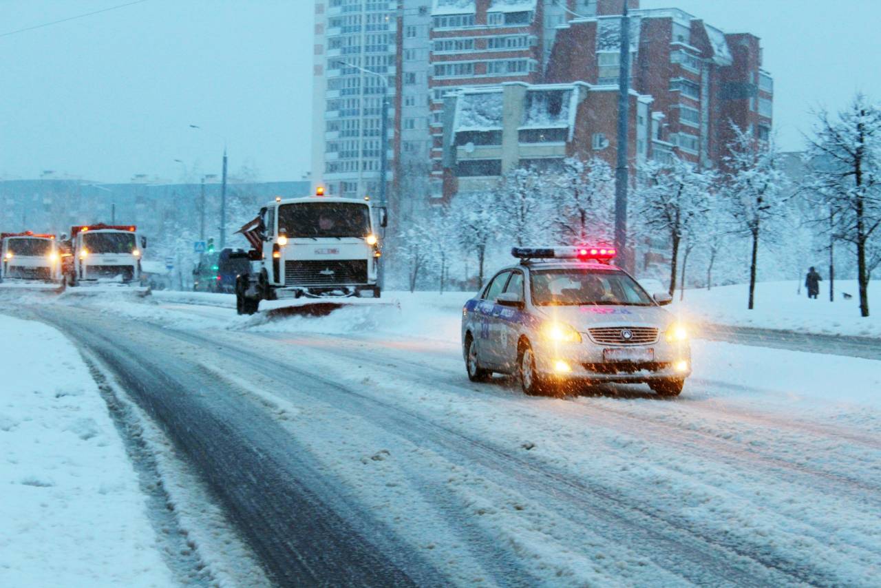 Итоги снегопада в Гродно и области в цифрах и отчетах ГАИ и спасателей