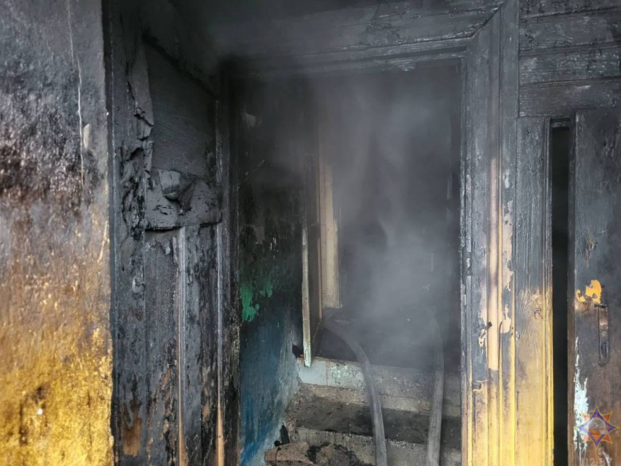 Под Лидой председатель сельсовета вынес женщину из огня: пожар случился в доме прямо напротив кабинета чиновника