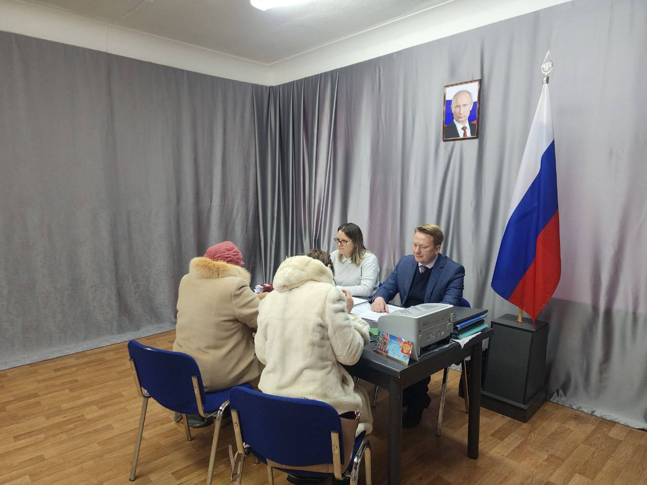 Состоялся первый прием граждан в Генконсульстве России в Гродно