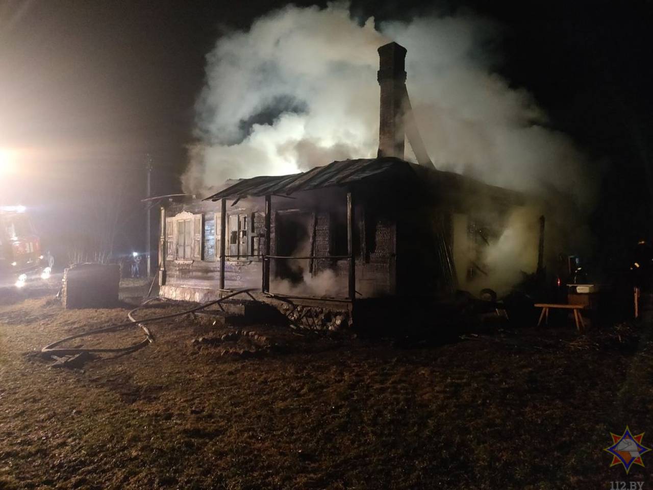 Под Гродно сгорел дом горожанина: пожар посреди ночи заметил сосед