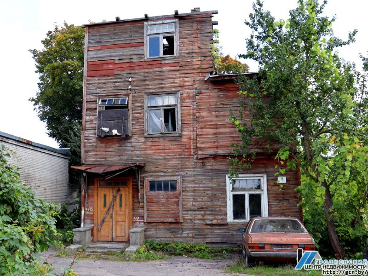 В Гродно в районе Новый Свет снесут уникальный дом. Но только после того, как найдется инвестор, готовый его восстановить