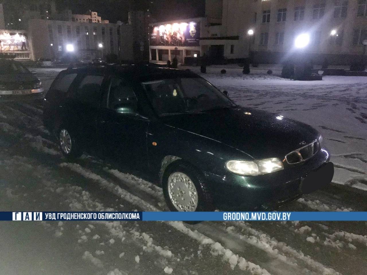 В Гродно пьяный бесправник решил во время снегопада оценить свои способности в управлении авто и попал в аварию