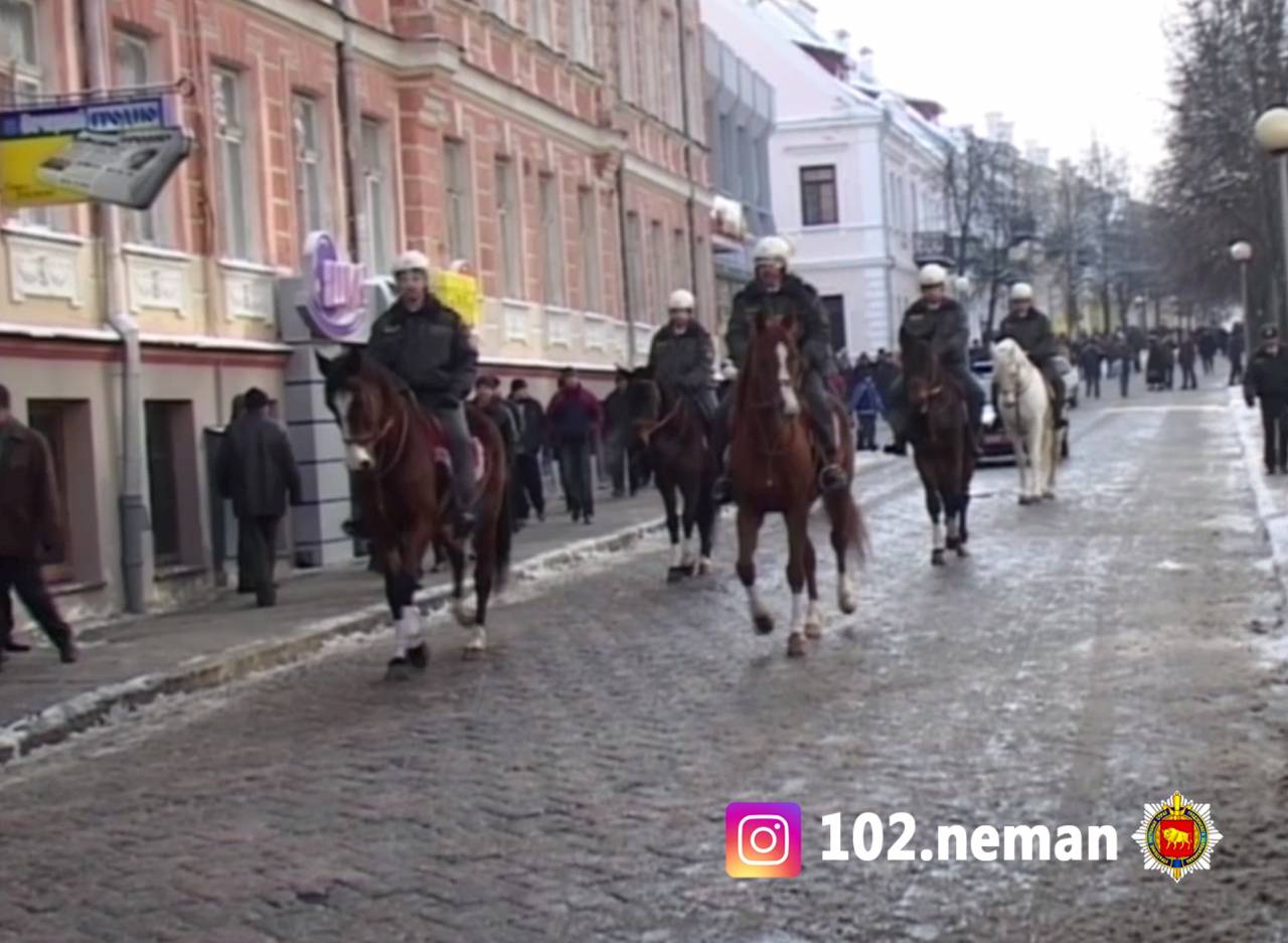 Гродненская милиция опубликовала архивное видео парада 2005 года: посмотрите, как за 18 лет изменился Гродно