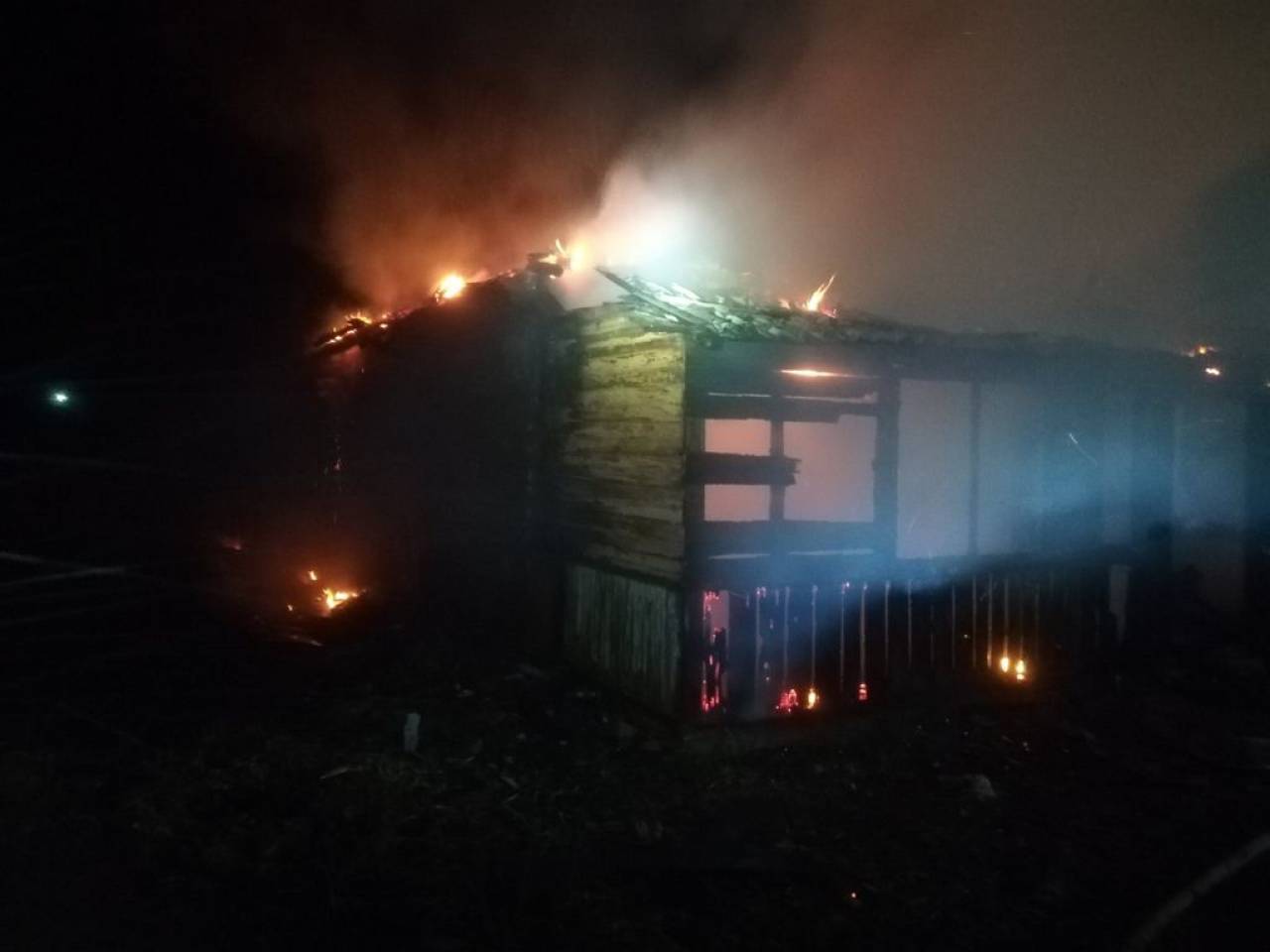 За сутки на пожарах в Гродненской области погибли два человека. В МЧС рассказали подробности